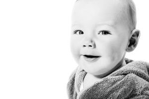 Example of Beautiful baby black and white photography done professionally in Johannesburg with a mobile studio by Yolandi Jacobsz of Loci Photography professional portrait photographer