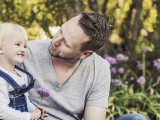 <img src="familyshoot.jpg" alt="Family shoot in Pretoria Botanical Gardens">