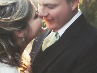 &lt;img src=&quot;weddingphotography.jpg&quot; alt=&quot;Wedding Photography Galagos Estate&quot;&gt;