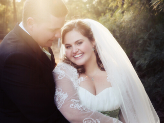 &lt;img src=&quot;weddingphotography.jpg&quot; alt=&quot;Wedding Photography Galagos Estate&quot;&gt;