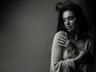 An example of a lovely black and white boudoir image photographed by Yolandi Jacobsz