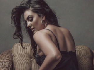 An example of stunning boudoirs done in studio, professionally by Loci Photography.