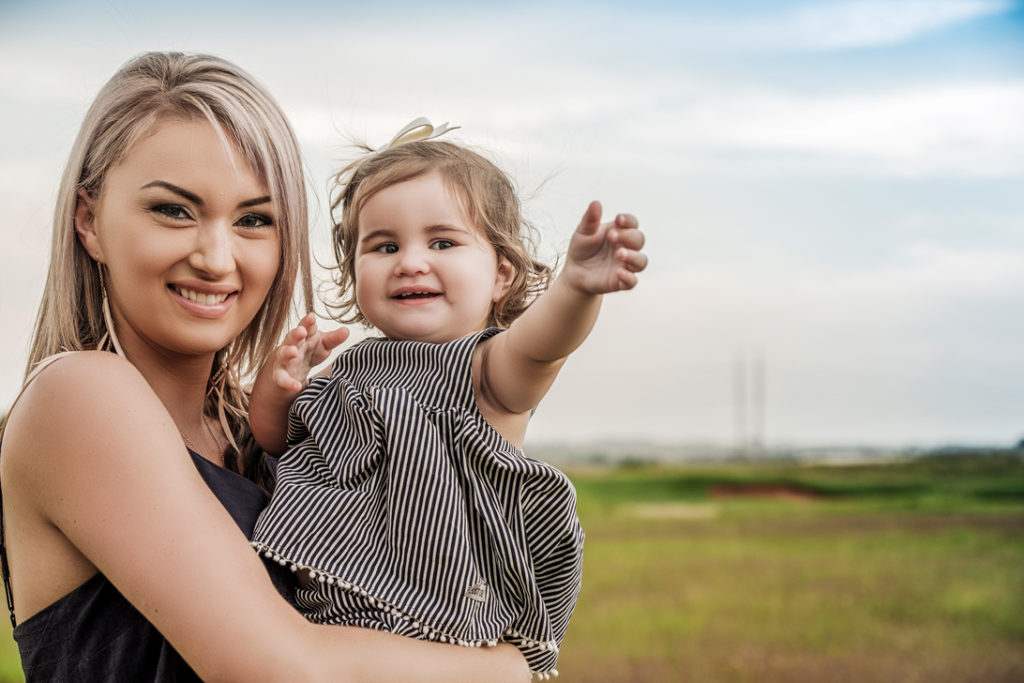 Image of mommy and baby during family photography done on location in Kempton Park by Pretoria photographer Yolandi Jacobsz of Loci Photography