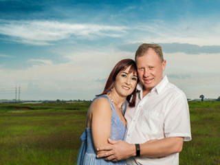 Image of grandparent couple during family photography done on location in Kempton Park by Pretoria photographer Yolandi Jacobsz of Loci Photography