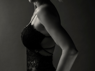 Beautiful-boudoir-and-portfolio-shoots-done-in-studio-by-Loci-Photography Moody image of combining stunning boudoir and portfolio shoots in the Loci Photography studio in Pretoria.