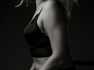 Stunning black and white boudoir photography by Loci Photography in Pretoria
