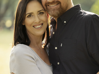 Laughing and smiling family members during their photoshoot with Loci Photography in Pretoria