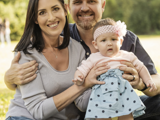 Laughing and smiling family members during their photoshoot with Loci Photography in Pretoria