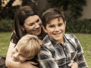 Professional family photography done on location in Pretoria East by photographer Yolandi Jacobsz of Loci Photography who has been doing family photoshoots for 15 years.